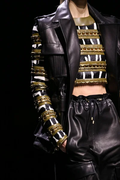 Look 35